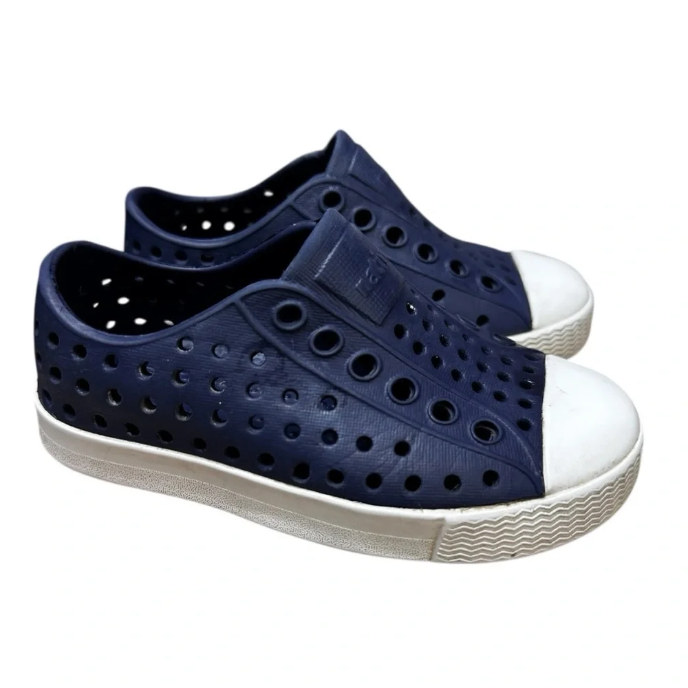 Native Blue White Jefferson Slip On Shoes Size C5 Comfy Water Beach Pool